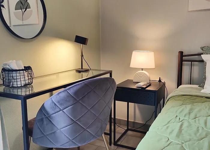Olivia Apartment-Private Parking